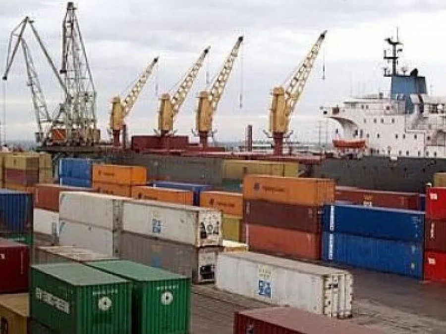 Бомба гръмна пред вилата на полицай