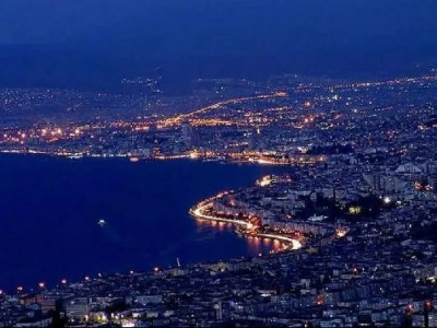 Петър Стойчев награди млади плувци