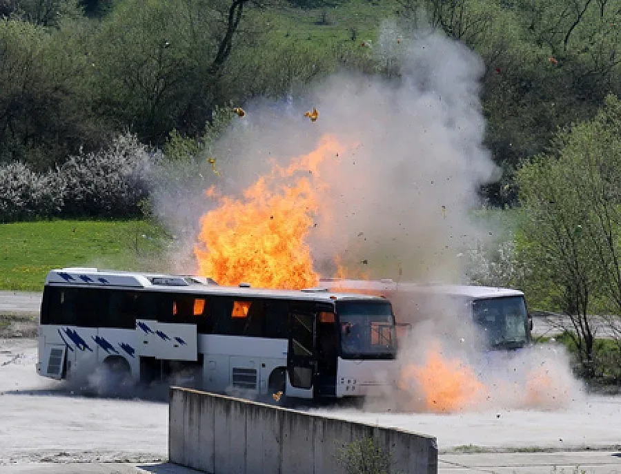 Хиляди тирове на протест срещу цените на горивата