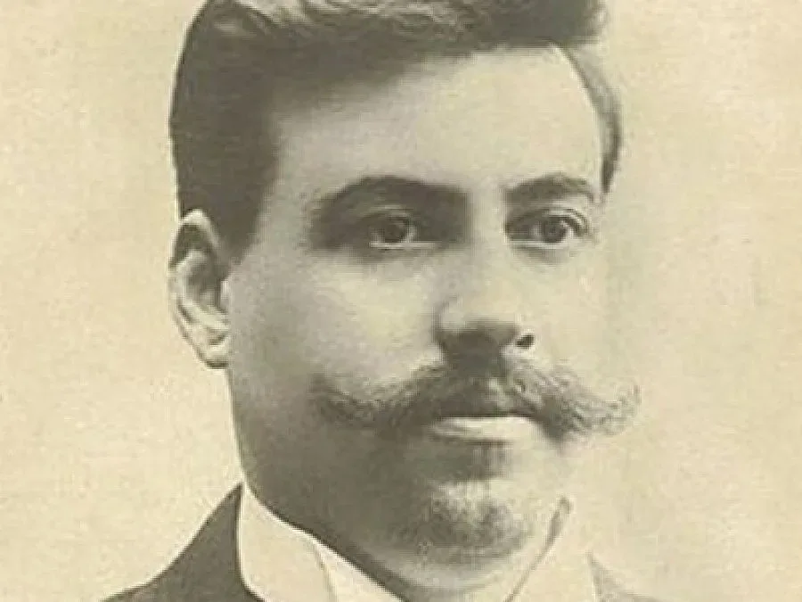 Столицата прави тор от клони и листа 