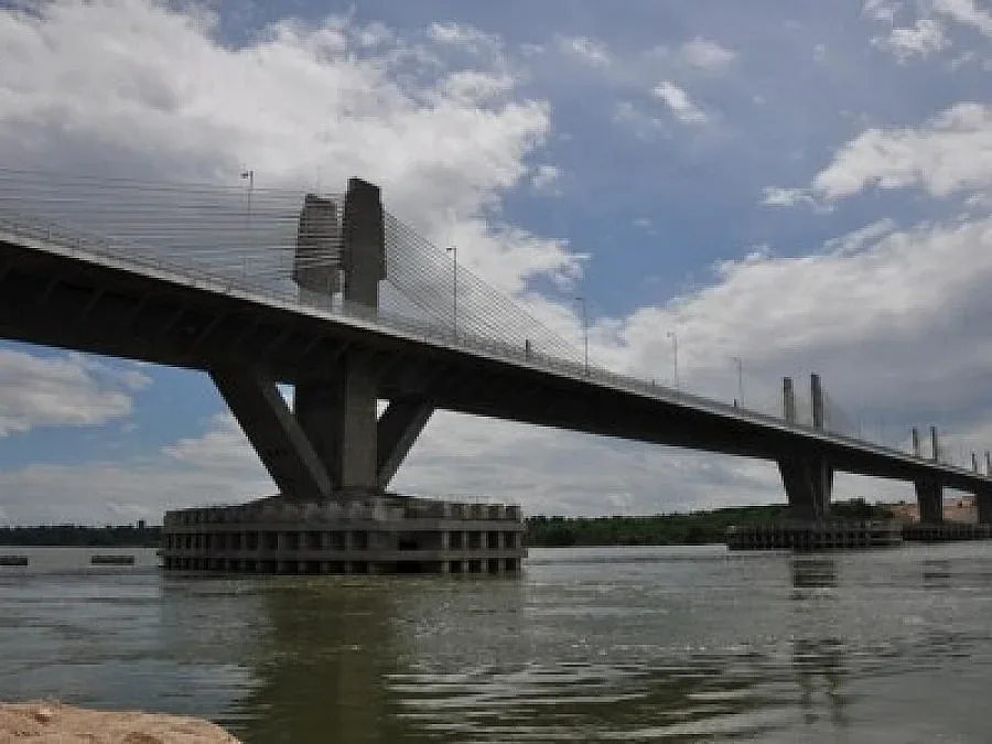 Помощи се харчат за дамски бодита