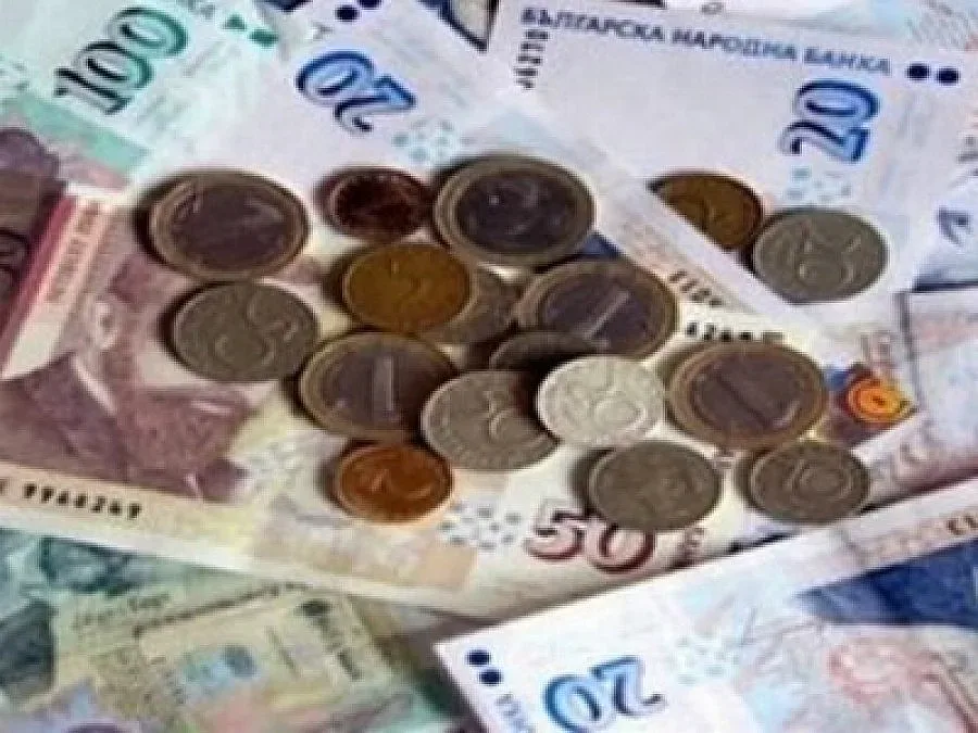Бивш полицай и осъден въртят нелегалната оръжейница 