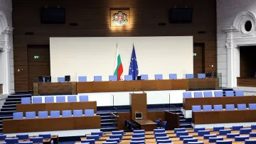 Парламентът опустя. Няма никой в залата