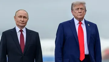 Тръмп и Путин си стиснаха ръцете. Следва...