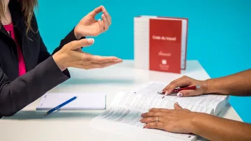 Българският бизнес увеличава заплатите, но стяга редиците преди 2026 г.