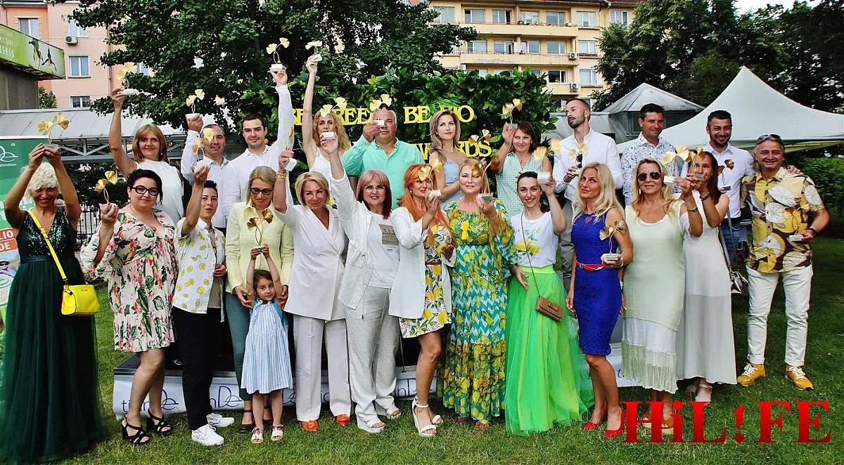 Политици и юристи връчват призове на био компании