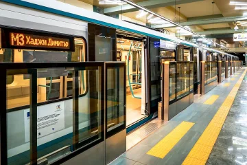 Прост селянин вбеси тв звезда в метрото в столицата