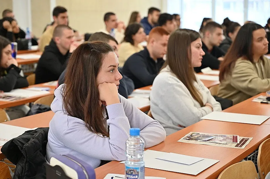 Последни дни за предварителен изпит в УНСС