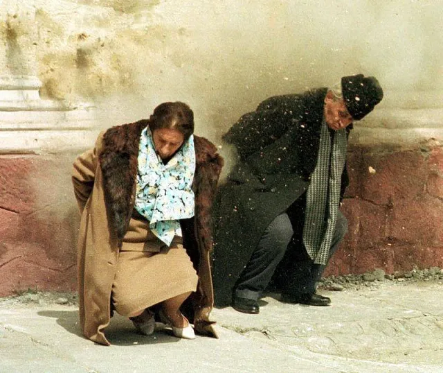 Румъния шокира! Ето го любимият им политик