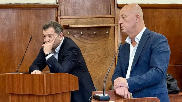 Дерибей на Доган окончателно изгоря