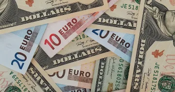 Еврото губи позиции спрямо долара