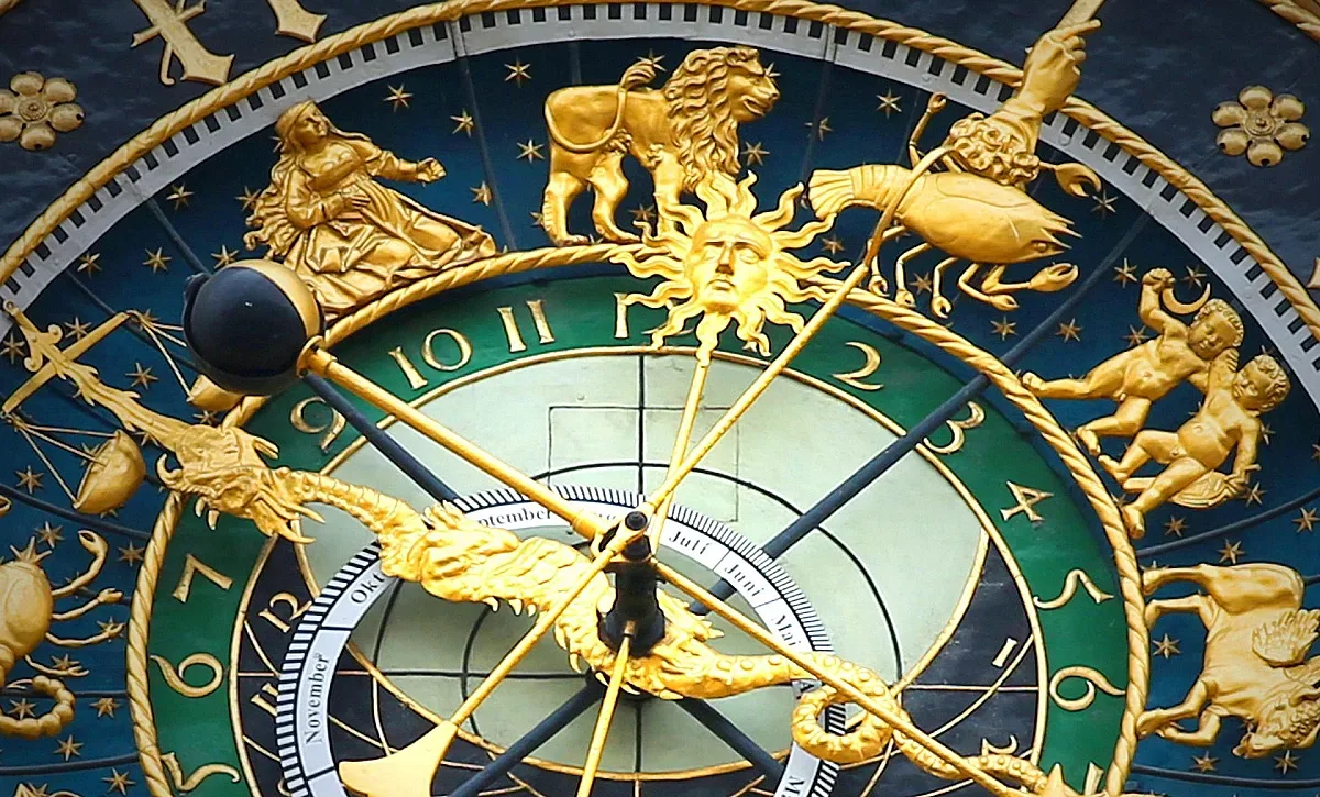 Хороскоп: Неочаквани срещи за водолея, енергиен ден за стрелеца