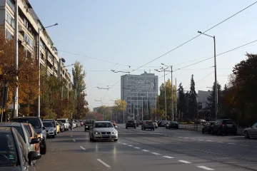 Потоп блокира кръстовище в София, камъни на пътя ОБНОВЕНА