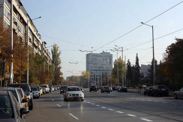 Воден ад блокира кръстовище в София