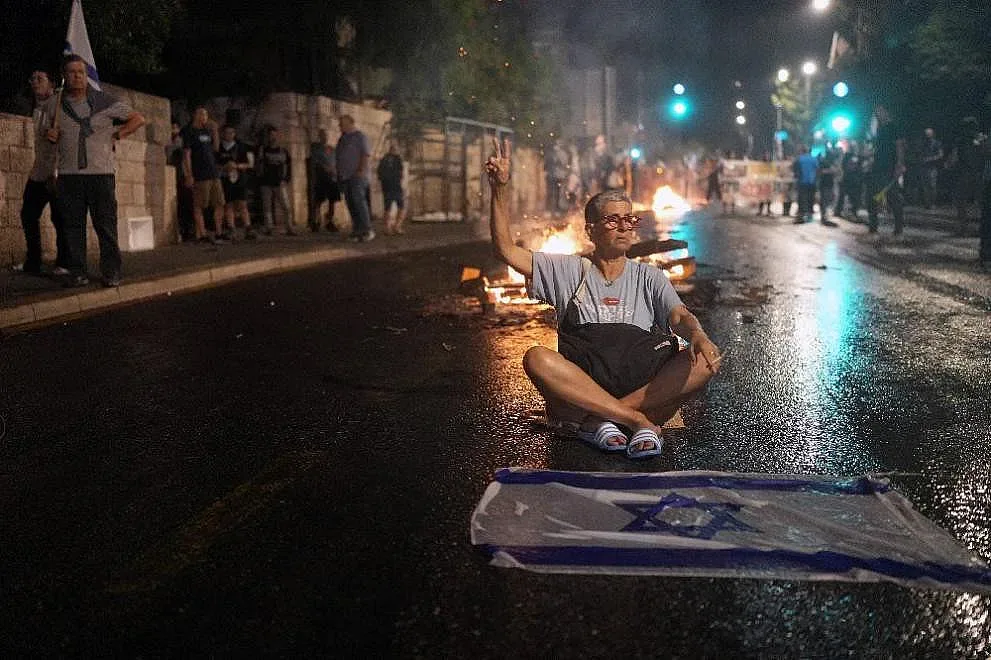 Тежка нощ  в Израел! Протести, сблъсъци и ранени