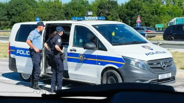 Хърватските митничари спипаха контрабандисти с над 12 000 парфюма