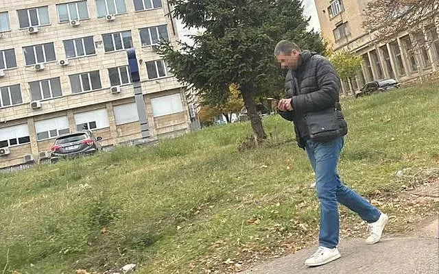 Ужас! Наш ТВ водещ мастурбира пред момиче