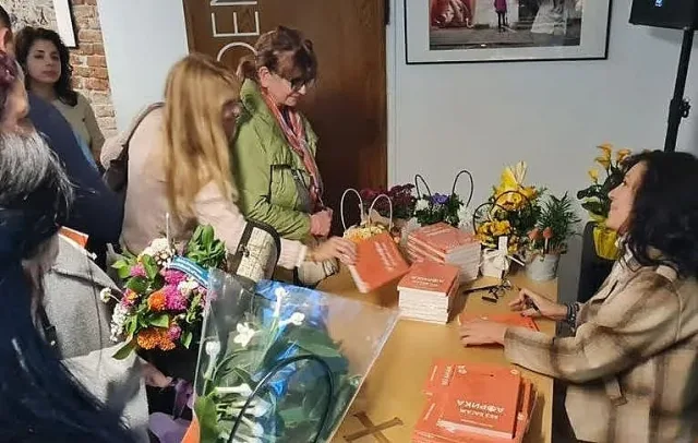 Приключенията "Без багаж" влязоха в книга