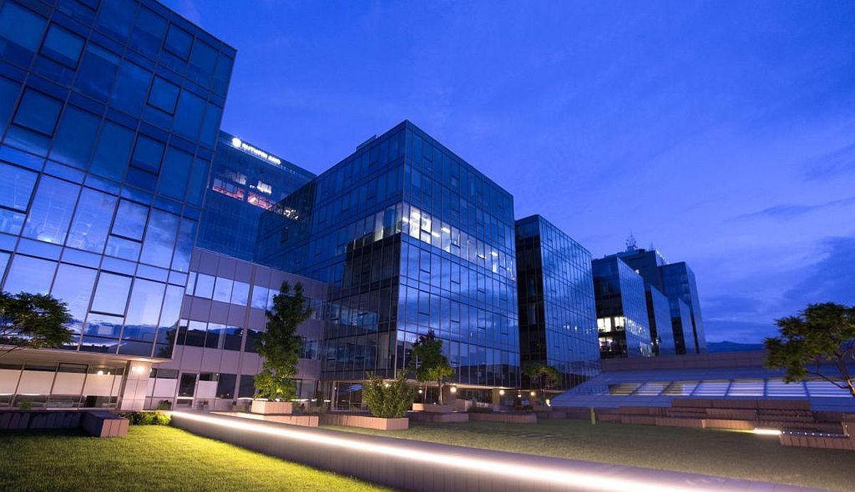 Офисният пазар в софия влиза в ново пренареждане 2026 ofis sgrada пазарът на офис площи в софия остава стабилен, но под повърхността му тече ясно пренареждане. Компаниите все... Iustitia. Bg офисният пазар в софия влиза в ново пренареждане 2026 2026-07-30 15:43:31 юстиция