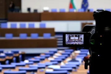 Нови правила за армията и медиите в дневния ред на парламента