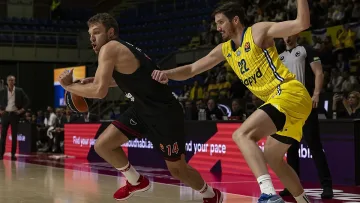 17 точки на Везенков не можаха да спасят Олимпиакос от загуба