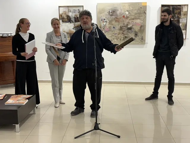 В навечерието на Деня на народните будители бе открита традиционната ежегодна изложба „Есенен салон“ 2025