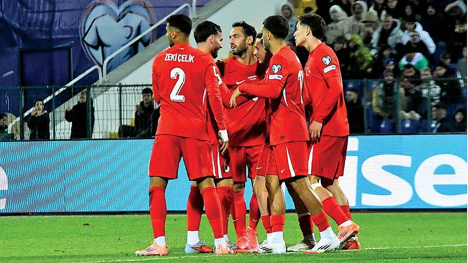 Скандал в Турция. Половината рефери играят комар