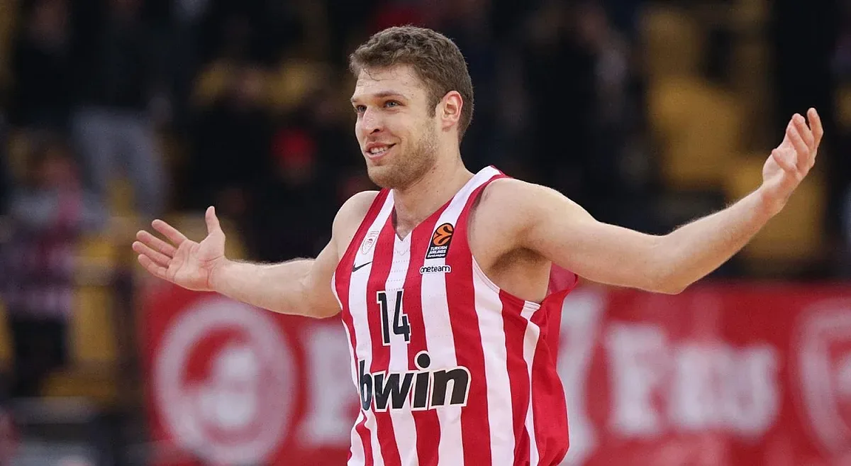 Везенков поведе Олимпиакос към важна победа в Евролигата