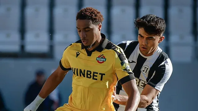 Заради простотия! Футболното дерби на Пловдив не завърши