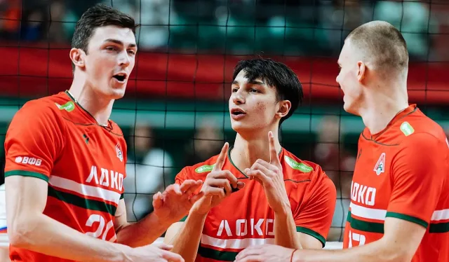 Мони Николов удиви съотборниците си с „измамен скок“