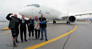 Сила срещу 40 тона! Български атлети издърпаха самолет на България Еър