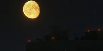 Суперлуната изгря! Удря финансово 4 зодии