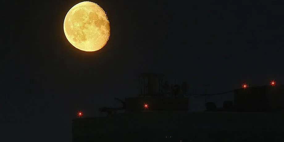 Суперлуната изгря! Удря финансово 4 зодии