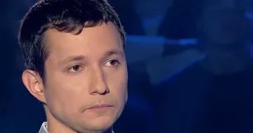 Полиглот скри шапката на Ники Кънчев