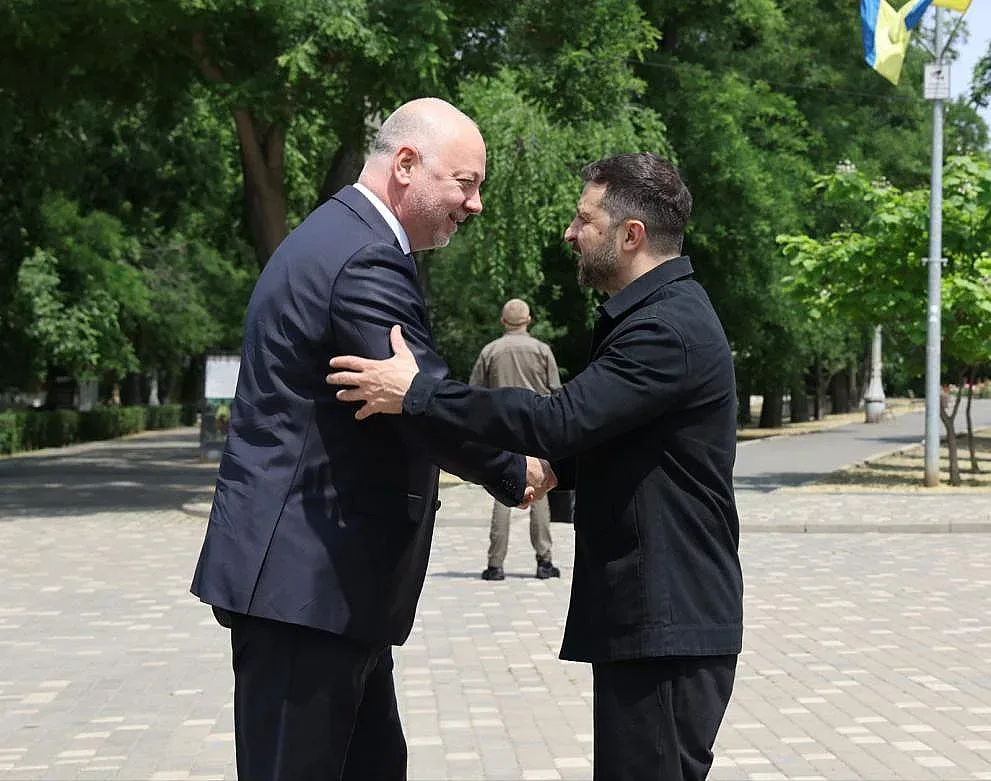 Желязков разговаря със Зеленски. Какво договориха