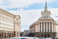 Пренареждане в парламента. Знакови лица отпадат