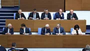 Изпитват премиера и министри на контрол в парламента