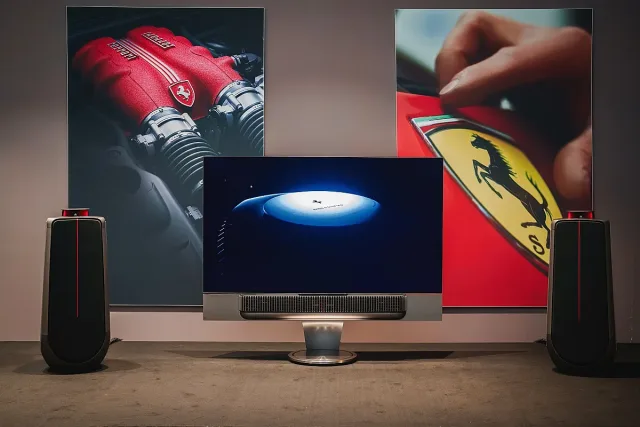 Със скоростта на звука! Ferrari и Bang & Olufsen представиха своята колекция в България