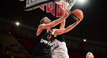 Везенков блести при победата на Олимпиакос над Партизан