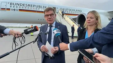 Драма със самолета на германския външен министър. Спешни действия