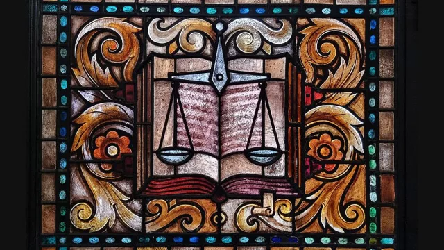 Съд решава съдбата на точилите гориво от тръбите на Лукойл