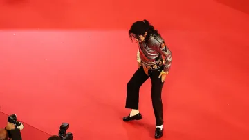 Майкъл Джексън продължава да чупи рекорди