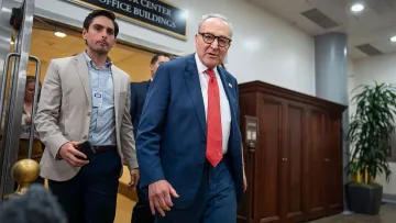 Разрив при демократите след вота за бюджета на САЩ