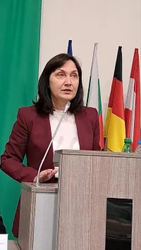 Надежда Чакърова: Трябва да говрим открито за кибертормоза и да вземем мерки