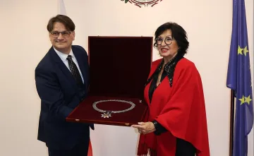 Мариан Бачев със специална награда за Йорданка Христова