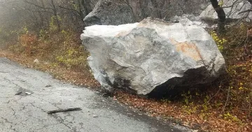 Скално бедствие по пътя за Околчица. Започва възстановяване на трасето