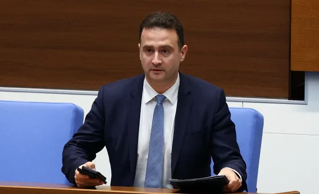 Правителството с факти срещу Радев: Горива има, паника няма!