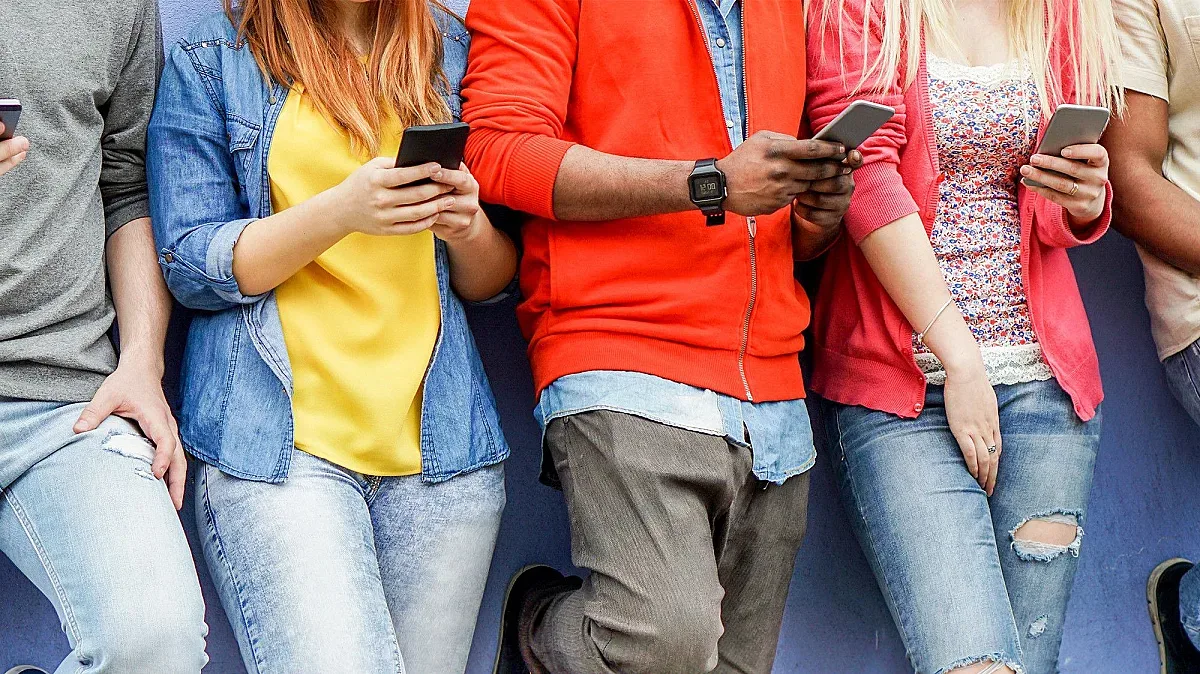 Доволни, свързани и онлайн. Българите поставят висока оценка на телекомите