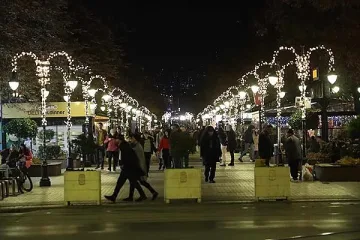 Такова нещо София не помни! Коледа до часове