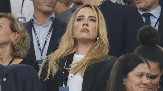 Изненада! Адел се завръща, но не на музикалната сцена